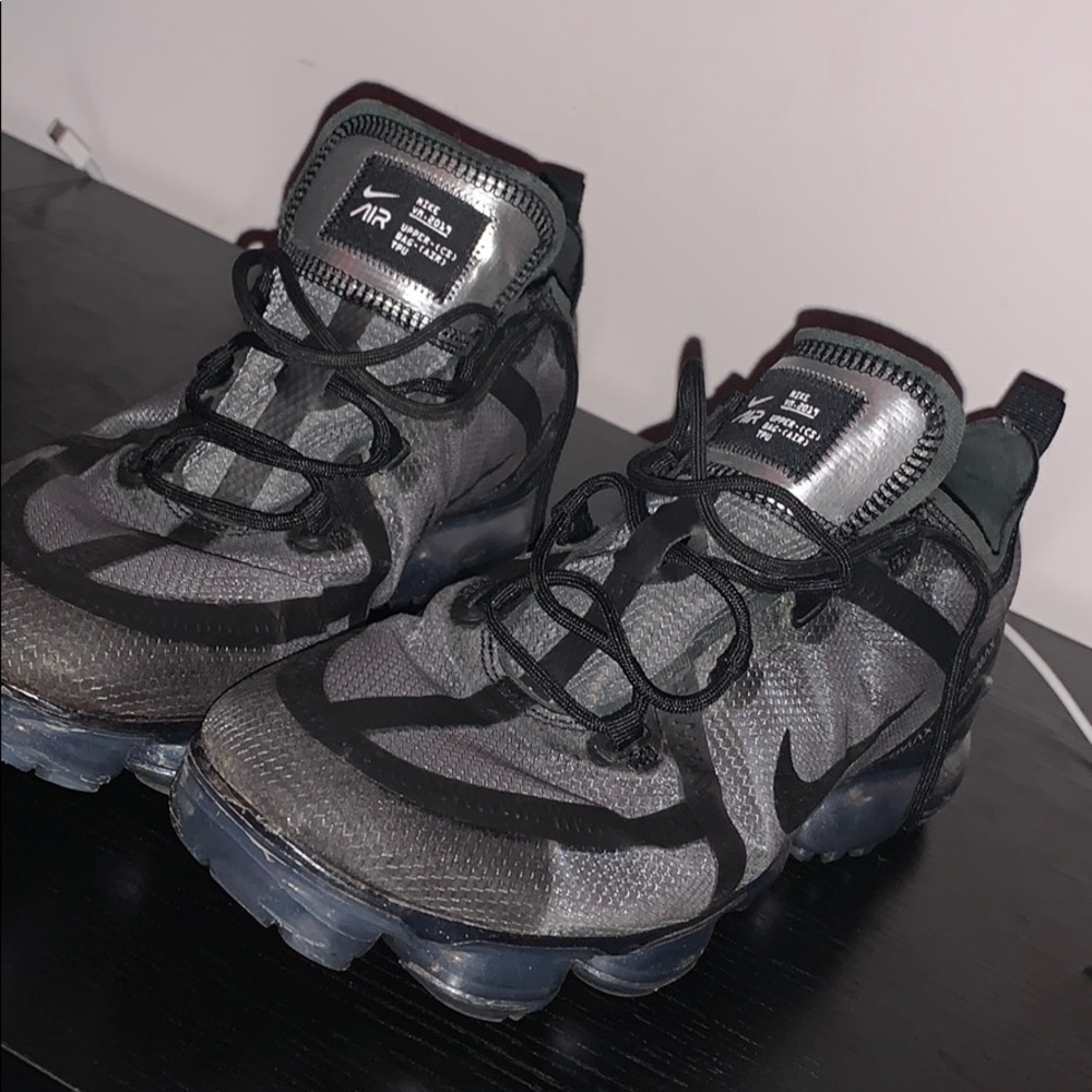 Nike vapor max size 9.5 night time colorway